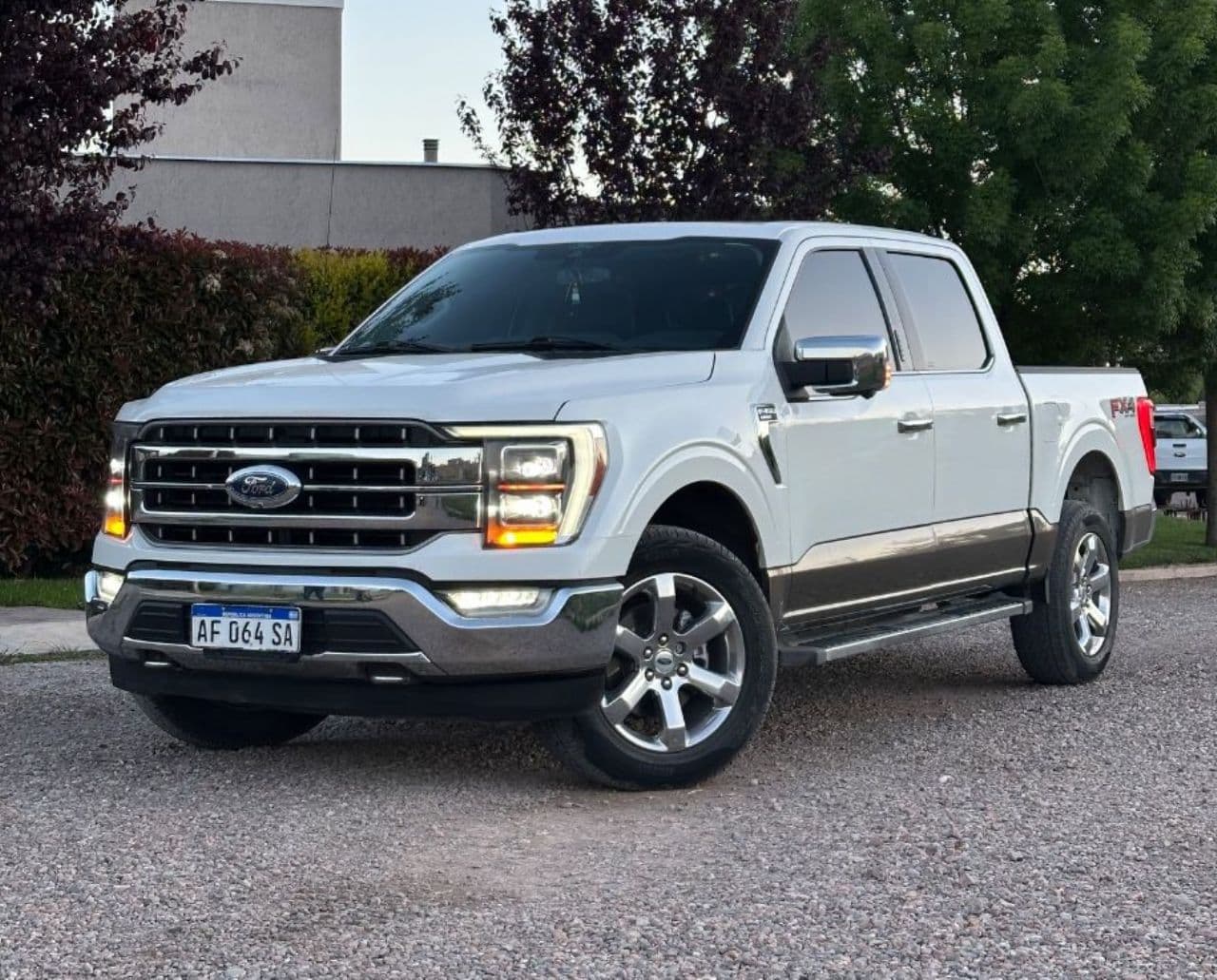 Ford F-150 Lariat Hybrid